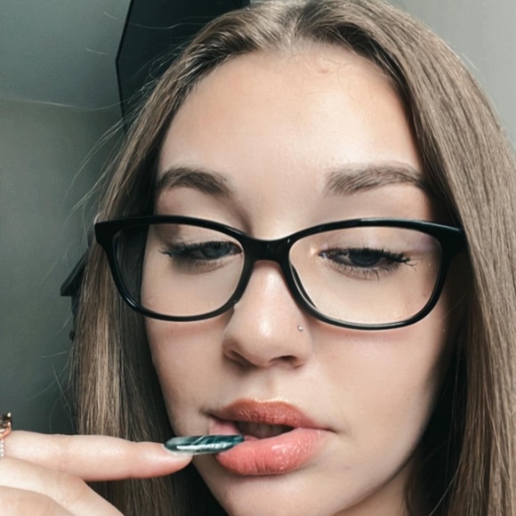 Meet your Posher, Savannah - Picture 1 of 1